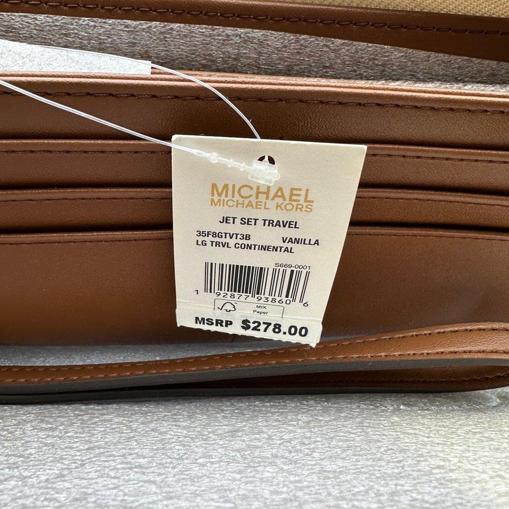 NWT Michael Kors Large Travel Wristlet - Picture 7 of 10